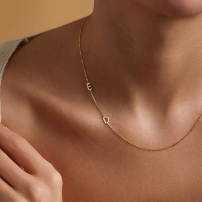 Collier Personnalisé avec Initiale Latérale